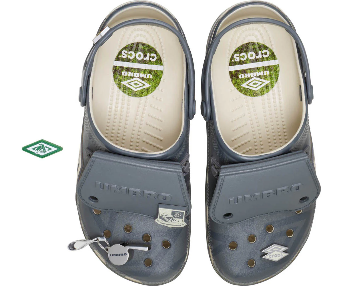 Umbro Crocs Classic Clog - Bone/Slate Grey - Image 2
